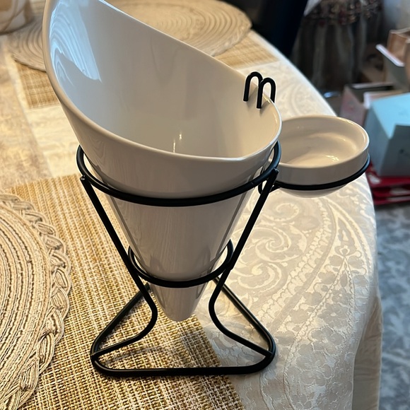 Pier 1 Imports White Ceramic Appetizer Server Set (Fries, etc.) - Picture 3 of 4